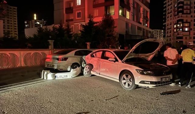 Zincirleme kaza: 5 araç hasar gördü!