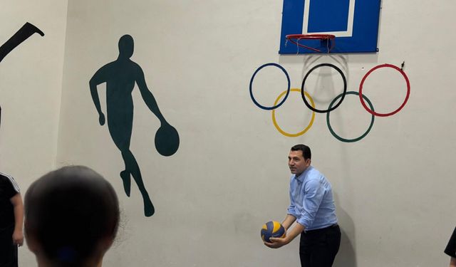 Çocuk Evlerinde Voleybol maçı