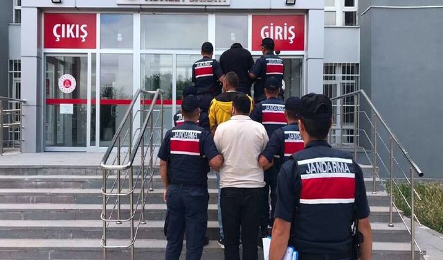Kamu Görevlisiyiz diyen dolandırıcılar yakalandı!