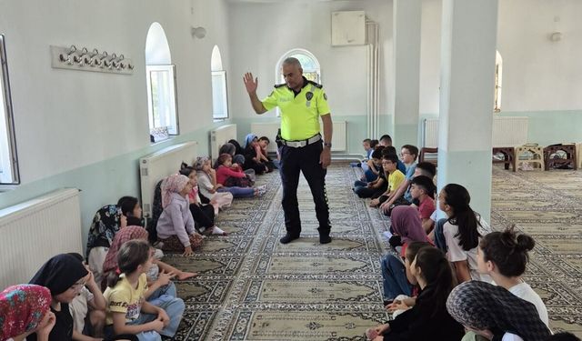 Cami Yaz kursunda trafik eğitimi