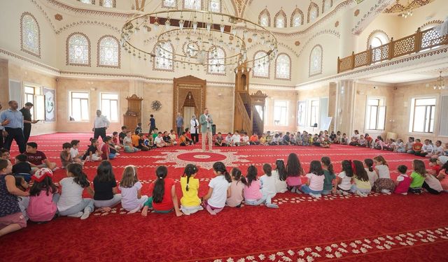 Başkan Özdemir mesaisini çocuklara ayırdı