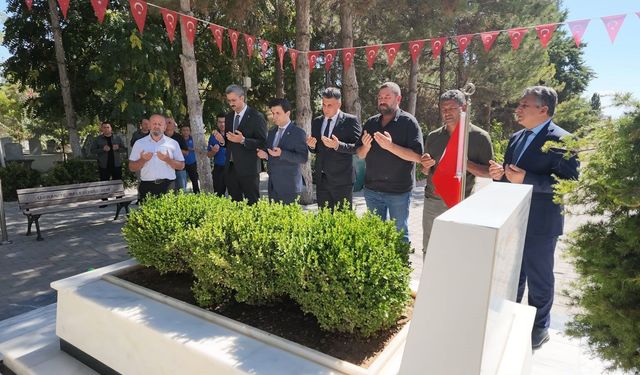 Başsavcı Tuncay'dan Halisdemir'in kabrine ziyaret