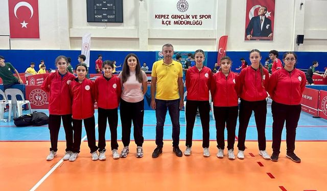 Genç sporcular madalya yolunda