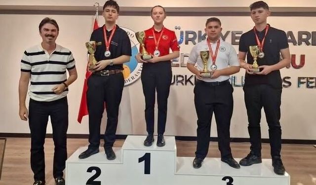 Niğde’ye Bilardoda Çifte Türkiye Şampiyonluğu
