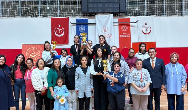 Kurumlar arası masa tenisi turnuvası sona erdi