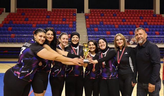 Voleybolda Şampiyon Millî Eğitim oldu