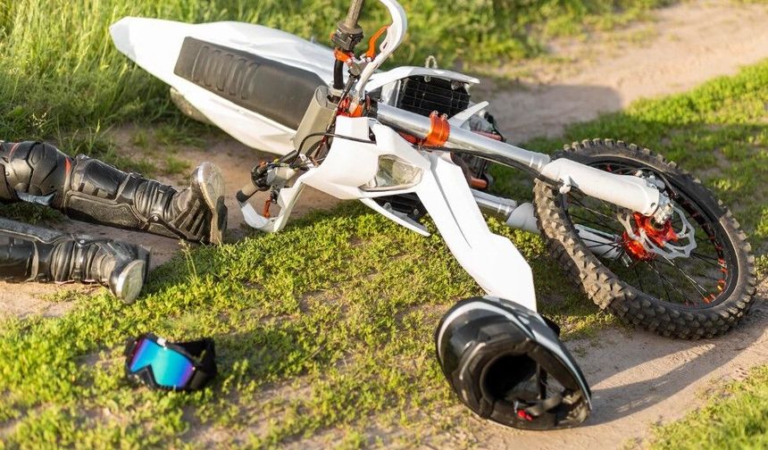 Ulukışla’da otomobil ile motosiklet çarpıştı