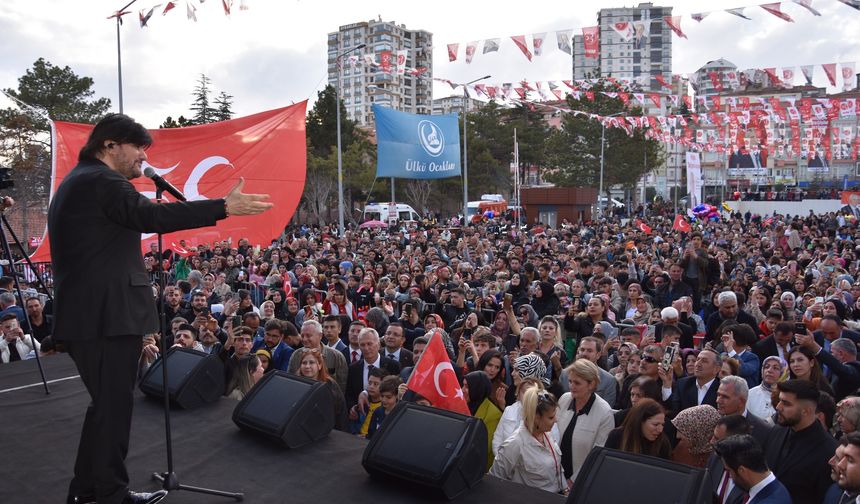 Ahmet Şafak Konserinde adaylar tanıtıldı