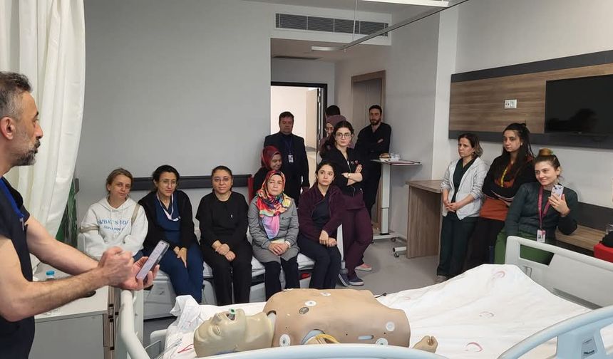 Niğde Ömer Halisdemir Eğitim ve Araştırma Hastanesi’nde “Mavi Kod” ve “Hemovijilans” Eğitimleri Sürüyor