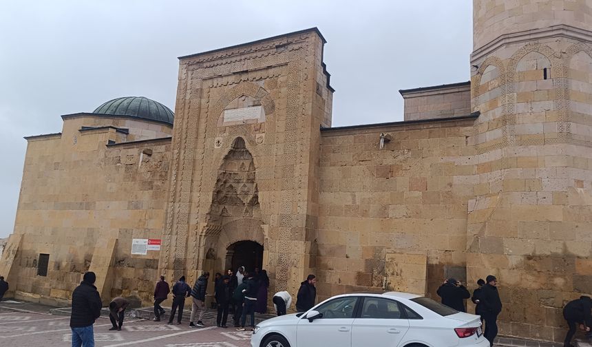 “Erdemli Bir Toplumun İnşası”