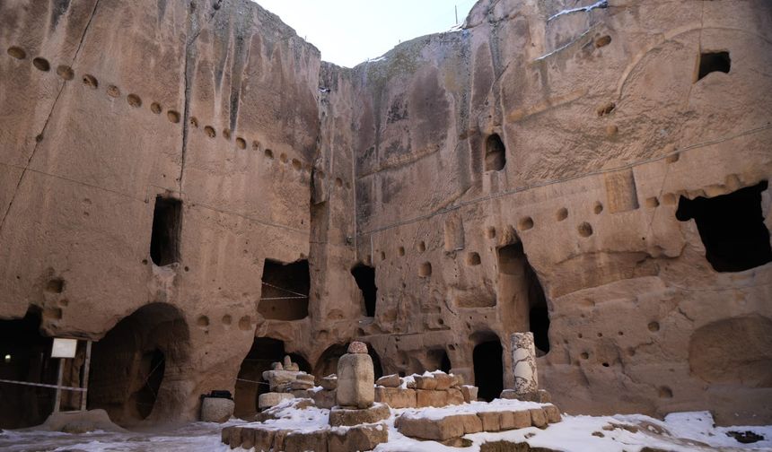 Anadolu'nun Petra'sı: 'Gümüşler Manastırı'