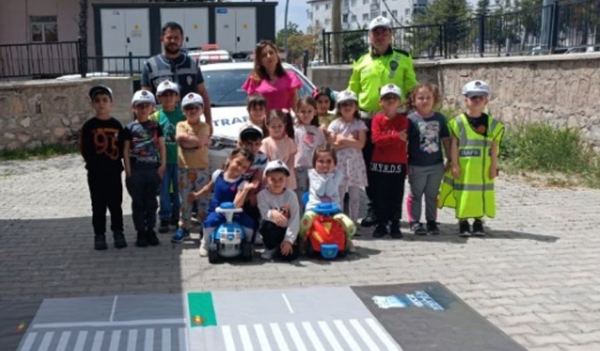 Binlerce Öğrenciye Trafik Bilinci Aşılanıyor