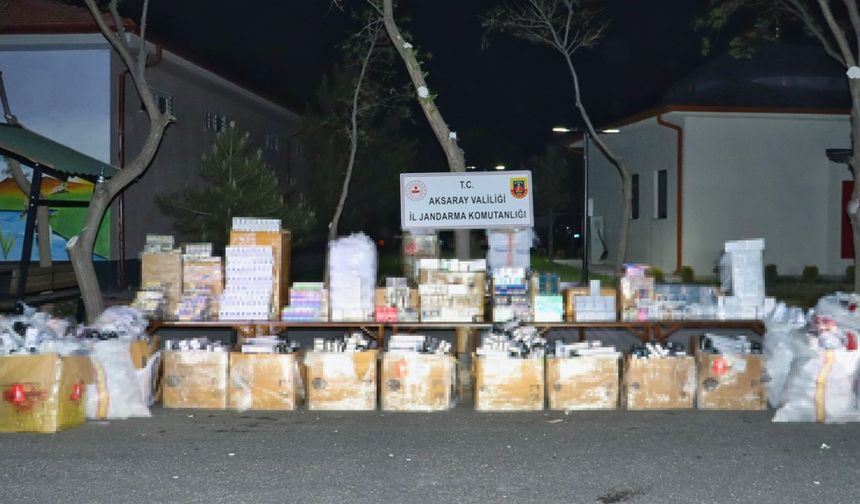Kargo tırında binlerce kaçan ürün ele geçirildi