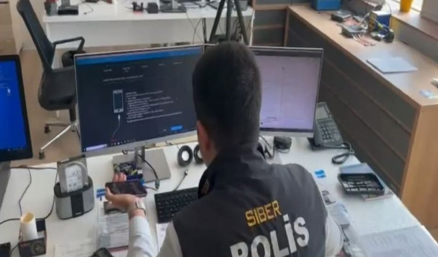 Depremzedenin kart bilgilerini kopyalayan dolandırıcı tutuklandı