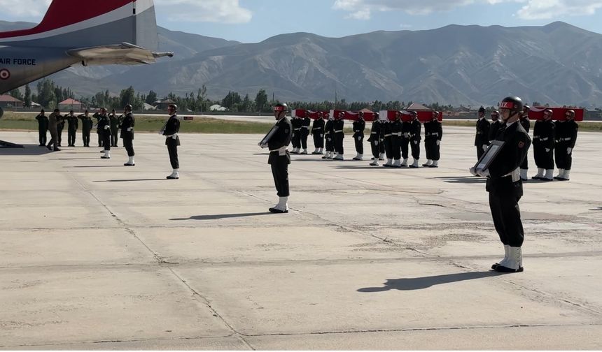 Pençe-Kilit Harekatı bölgesinde şehit olan 6 asker törenle memleketlerine uğurlandı