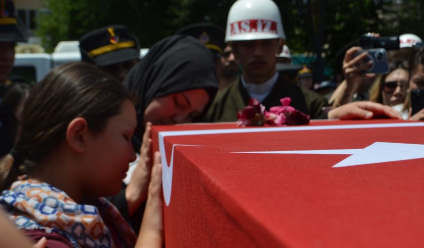 Şehit Uzman Çavuş Enver Yaman, Edikli’de Gözyaşları ve Dualarla Uğurlandı