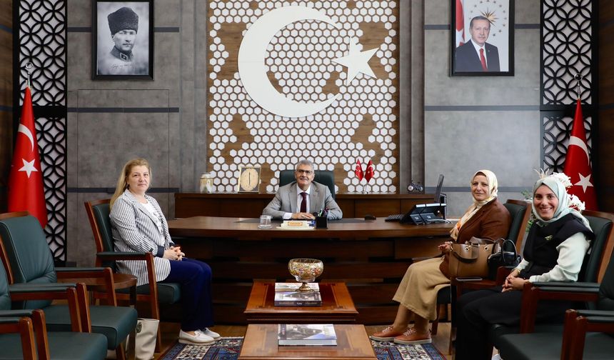 AK Parti Kadın Kolları’ndan Vali Cahit Çelik’e Ziyaret