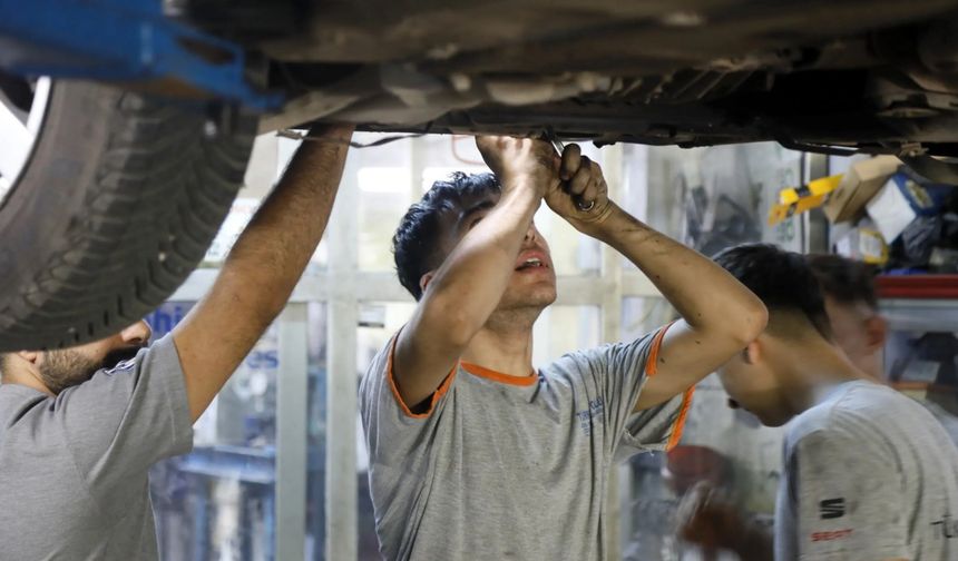 Ücretli çalışan sayısı yıllık yüzde 1,1 arttı