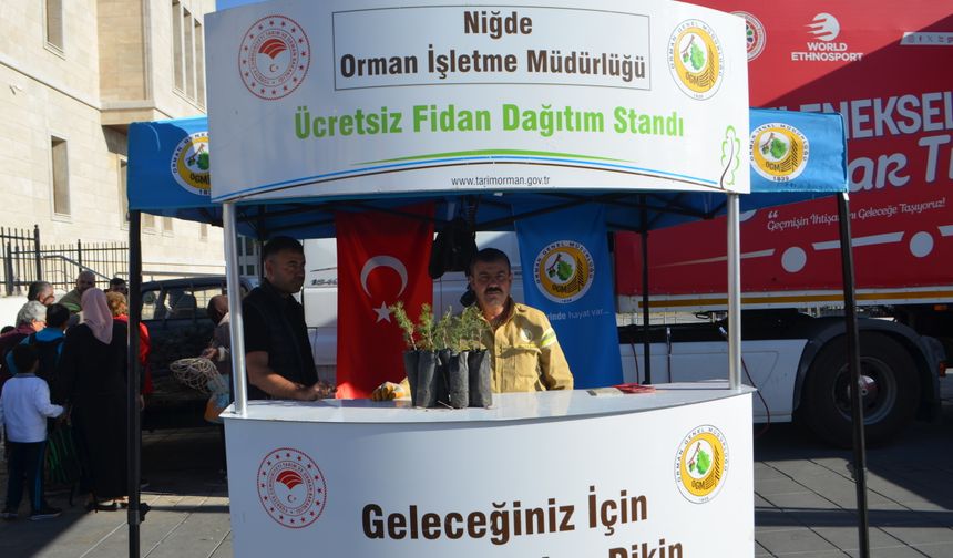 Niğde’de 11 Kasım Milli Ağaçlandırma Günü’nde 2 Bin 500 Fidan Dağıtıldı