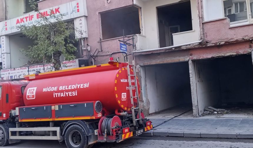 Paşakabı Caddesi’ndeki Metruk Binada Yangın: Mahalleli Endişeli