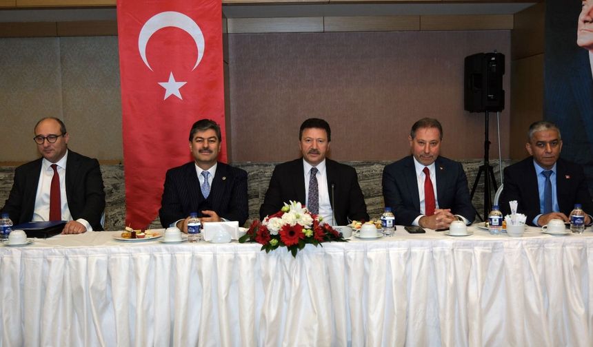 Ankara'da TŞOF Genel Başkanı Yiğiner öncülüğünde esnaf zirvesi