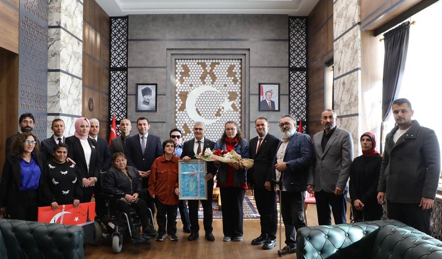 Vali Çelik, Özel Gereksinimli Bireyleri Makamında Ağırladı