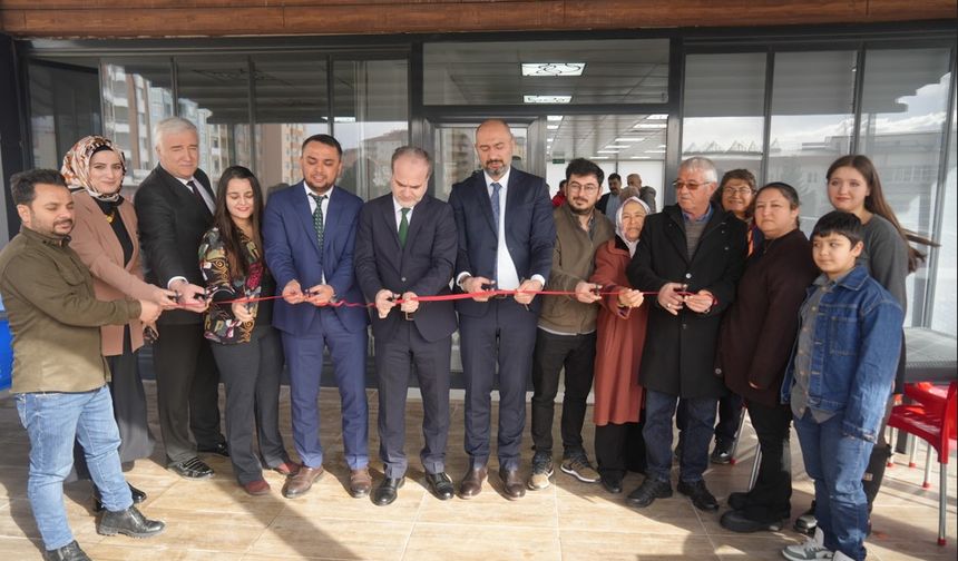 Anısı Niğde'de kurulan kütüphane ile yaşatılıyor