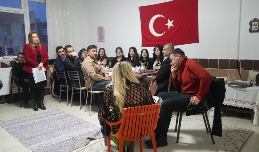 Niğde'deki drama kursu, katılımcılarına özgüven kazandırıyor