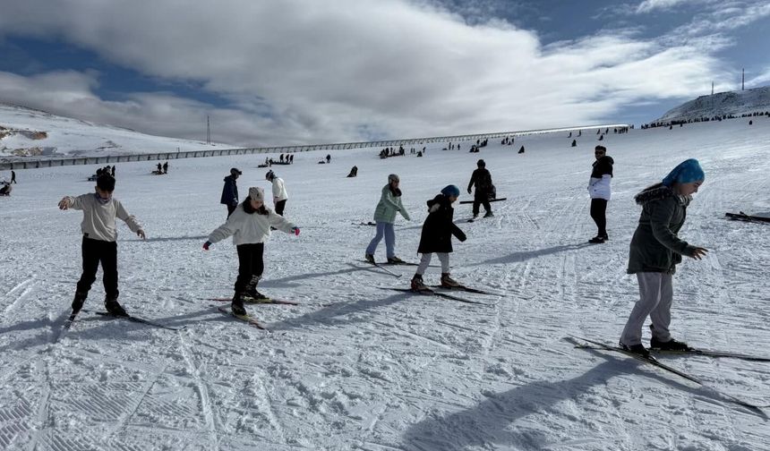 Çiftlik’te Kayak Kursu devam ediyor