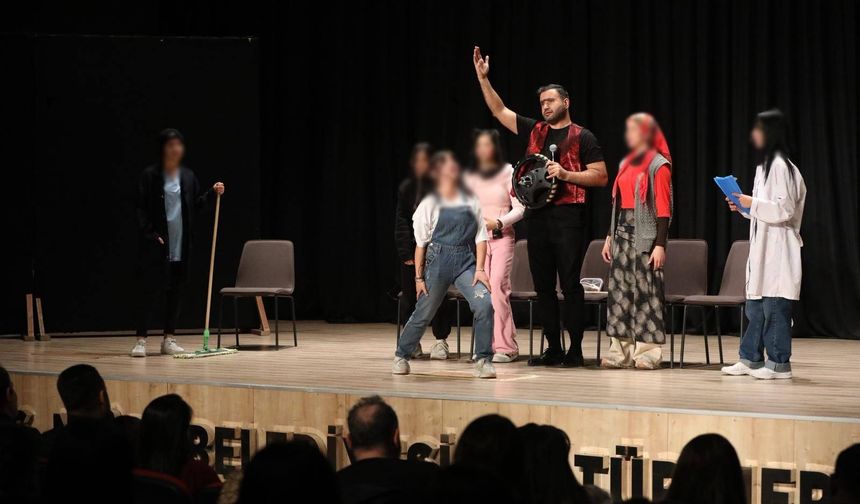 Çocuk Evleri Sitesi’nden Tiyatro Gösterisi