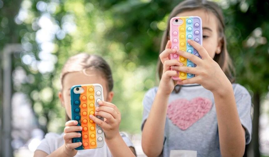 "Çocukların maruz kaldığı içerikler kesinlikle filtrelenmeli"