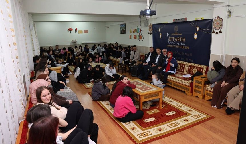 Dijital Dünya Söyleşisi ve İftar