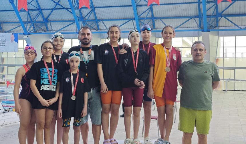 Küçükler Yüzmede şampiyonlar belli oldu