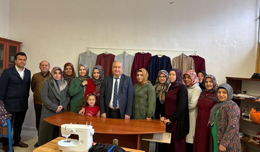 Şehit Okan Acar İlkokulu’nda Giyim Üretim kursu