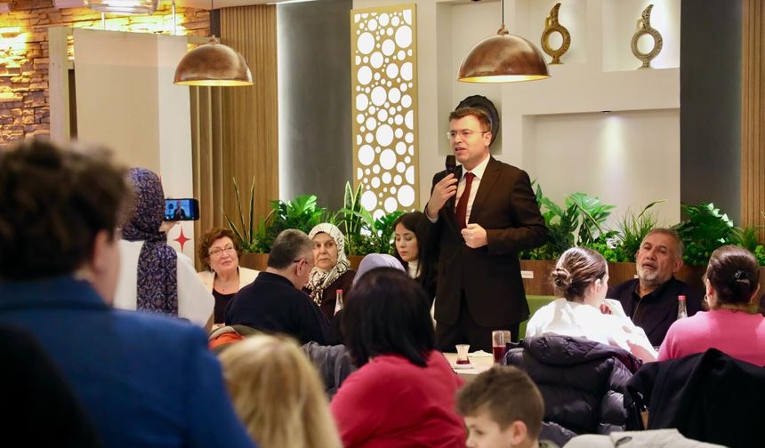 Vali Akmeşe Dostluk Derneği iftarına katıldı