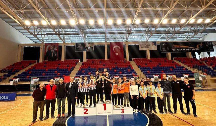 Yıldız Erkekler Dart Turnuvası tamamlandı