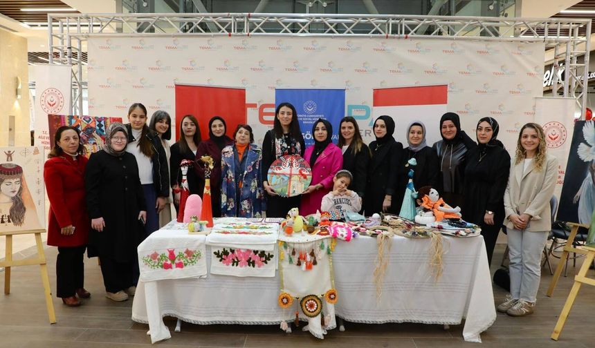 8 Mart’ta Kadınların emeği sergilendi