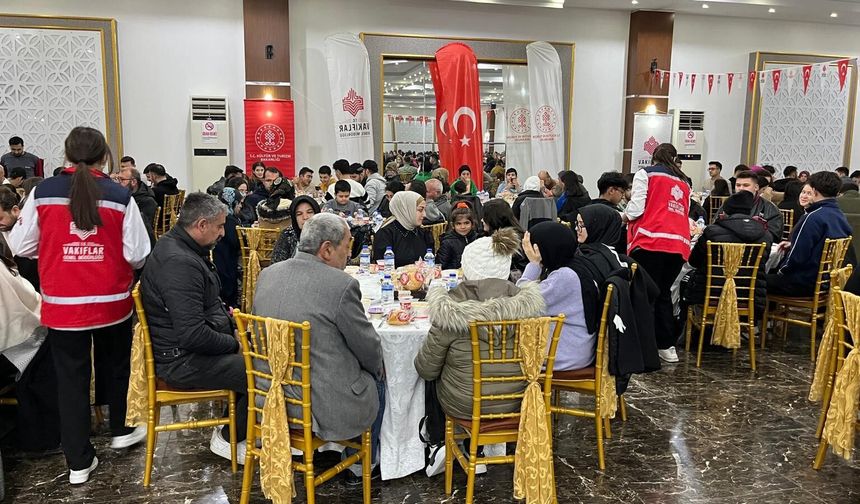 Vakıflar Bölge Müdürlüğü'nden 2 bin 500 kişilik iftar yemeği