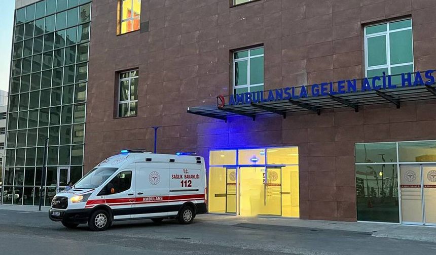 Tır otomobile arkadan çarptı: 1 ölü, 1 yaralı