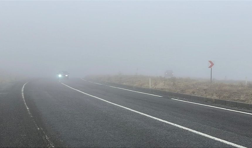 Niğde'nin yüksek kesimlerinde sis etkili oldu