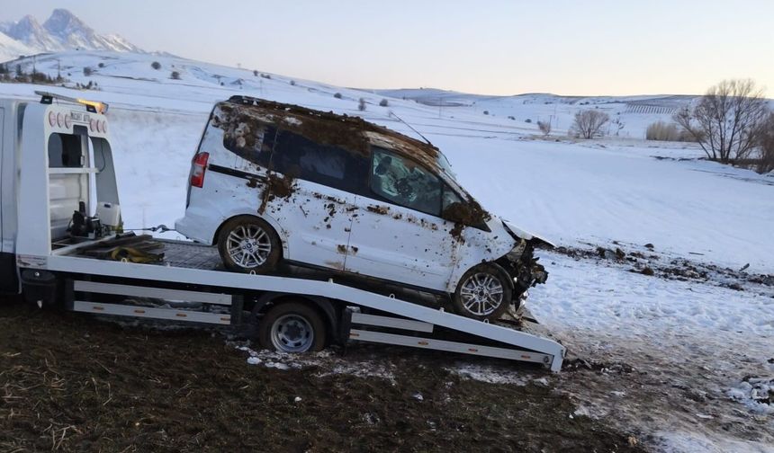 Trafik Kazası :Araç takla attı, 4 yaralı!