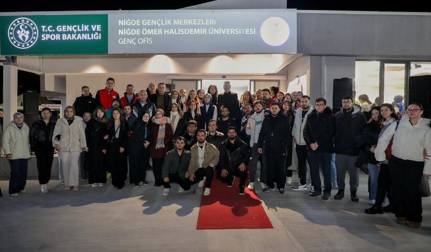 Vali Akmeşe öğrencilerle iftar sofrasında