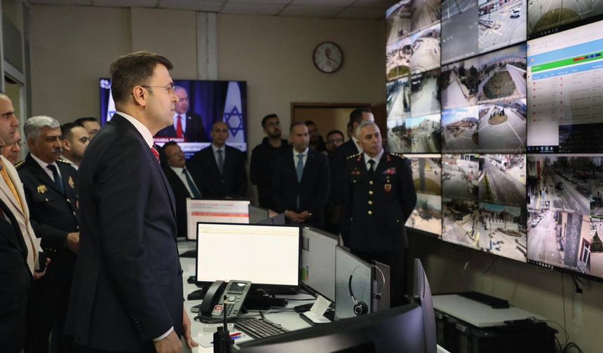 Vali Akmeşe’den 112 Acil Çağrı Merkezi’ne ziyaret