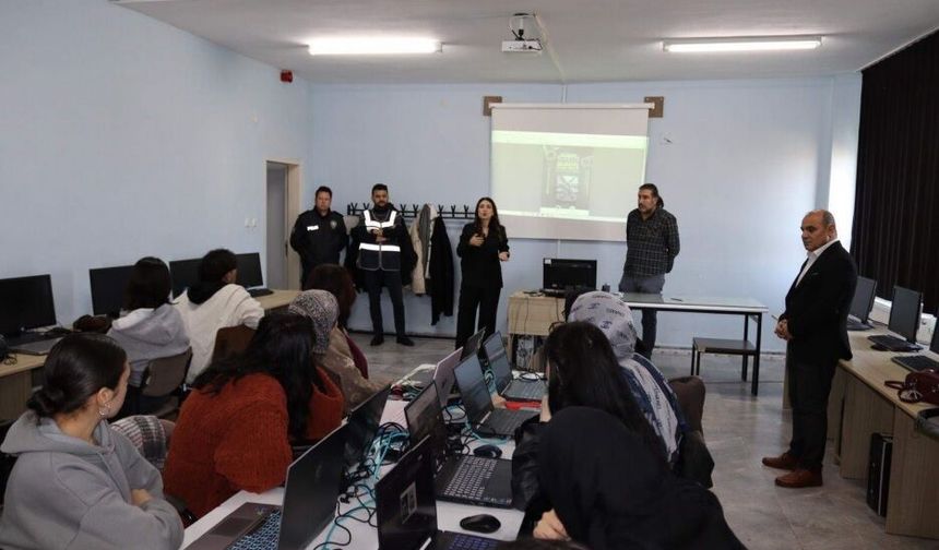 Bor’da Suç ve Sosyal Medya Tuzakları Eğitimi