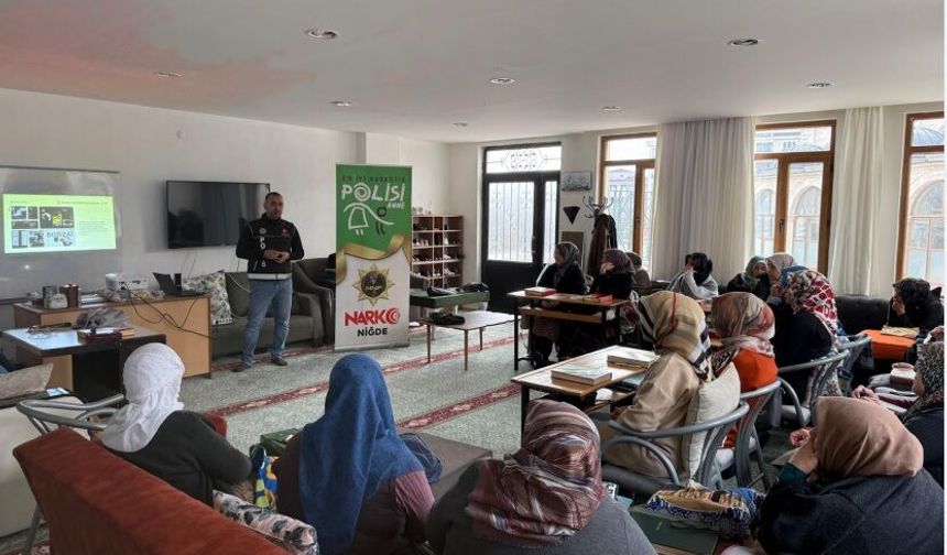 Narkotik Ekiplerinden bilgilendirme çalışmaları
