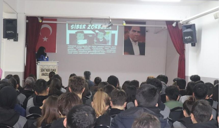Bor’da Öğrencilere Güvenlik ve Bilinçlendirme eğitimi