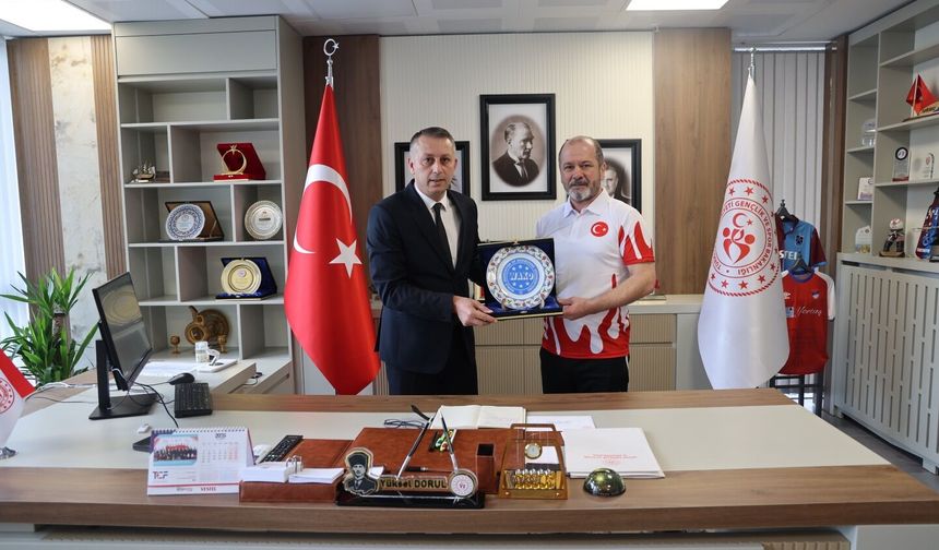 Kick Boks Temsilcisinden Dorul’a ziyaret