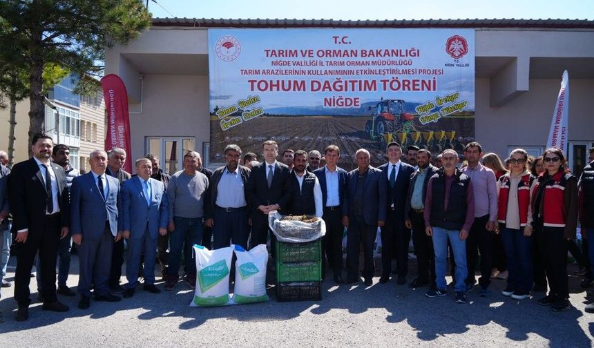 522 Üreticiye tohum ve çilek fidesi desteği