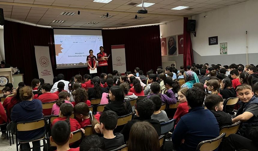 Akran Eğitimleri devam ediyor