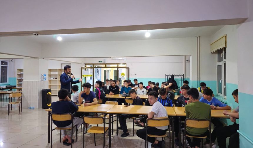 Bor’da Gençlere “Peygamber Sevgisi” anlatıldı